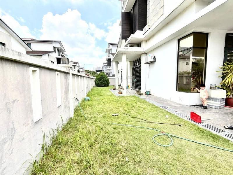 2.5-storey Terraced House for Sale in Puchong (Selangor) - Adzura Zamedin - Exterior - PropertyGuru.com.my