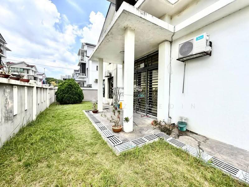 2.5-storey Terraced House for Sale in Puchong (Selangor) - Adzura Zamedin - Exterior - PropertyGuru.com.my