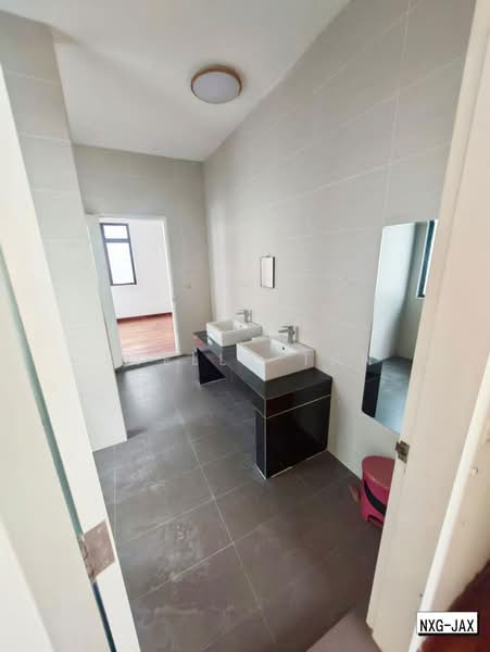 Rumah Teres 2.5-Tingkat untuk Dijual di Setia Utama (Setia Alam) - Stella Tan - Bathroom - PropertyGuru.com.my