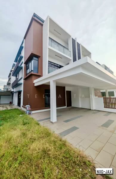Rumah Teres 2.5-Tingkat untuk Dijual di Setia Utama (Setia Alam) - Stella Tan - Exterior - PropertyGuru.com.my