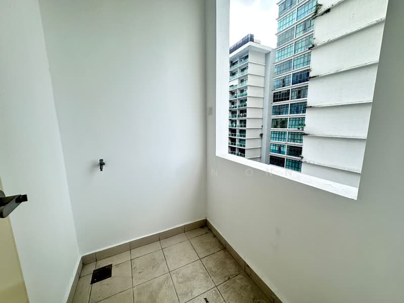 Servis Apartment untuk Dijual di Palazio - Jocelyn Onn - Balcony - PropertyGuru.com.my