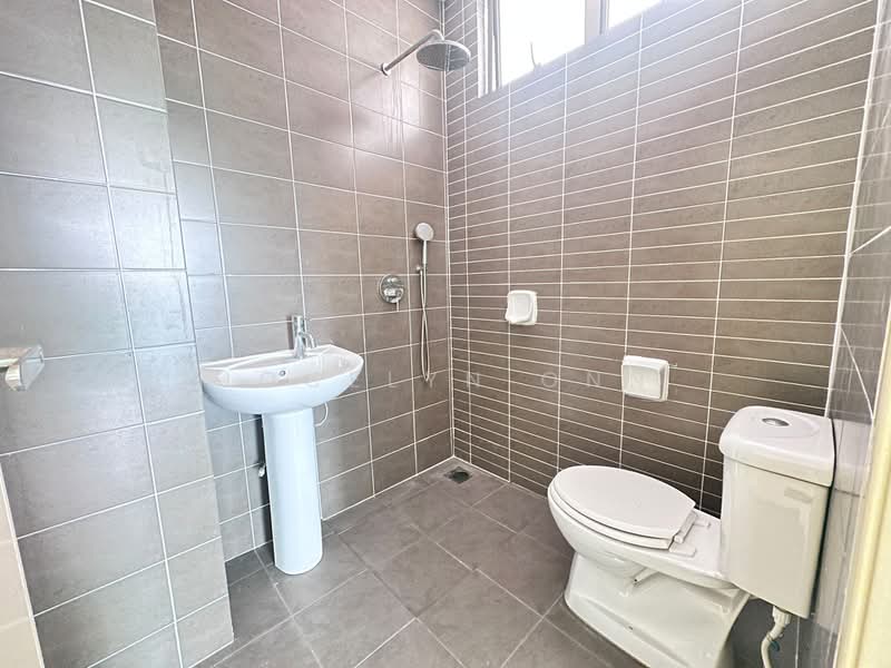 Servis Apartment untuk Dijual di Palazio - Jocelyn Onn - Bathroom - PropertyGuru.com.my
