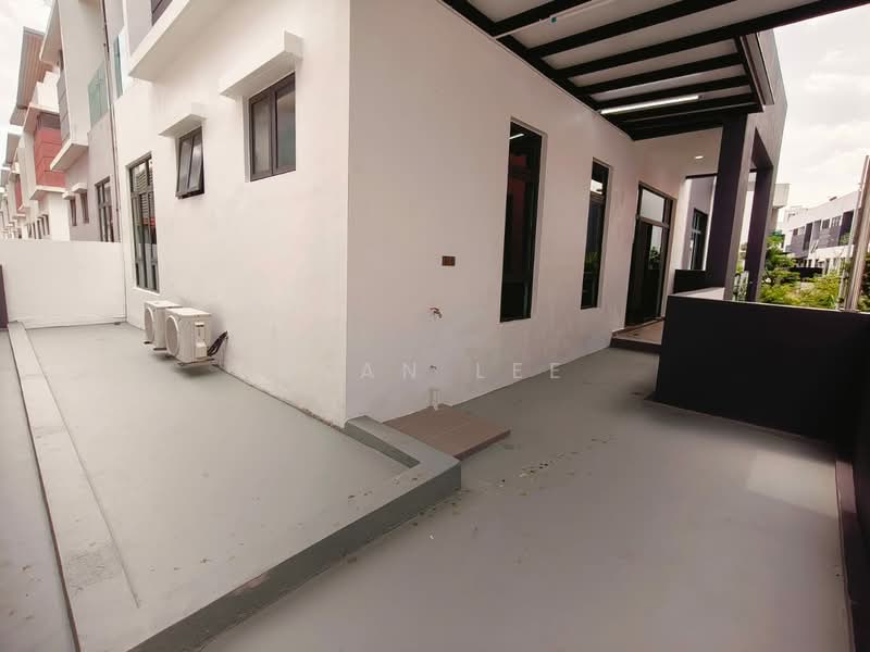 Rumah Berkembar untuk Dijual di Usj 1 (Subang Jaya) - Sean Lee - Exterior - PropertyGuru.com.my