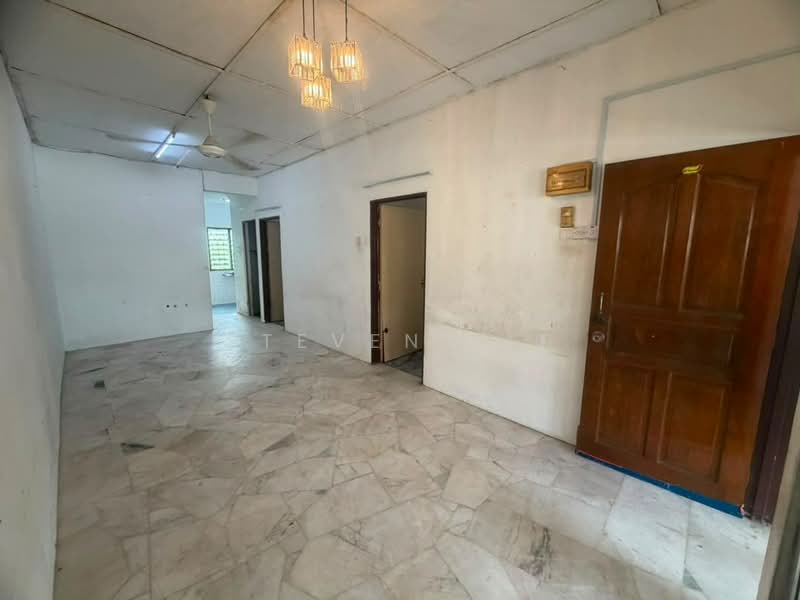 Rumah Teres 1 Tingkat untuk Dijual di Taman Bersatu (Rawang) - Steven Lee - Living Room - PropertyGuru.com.my