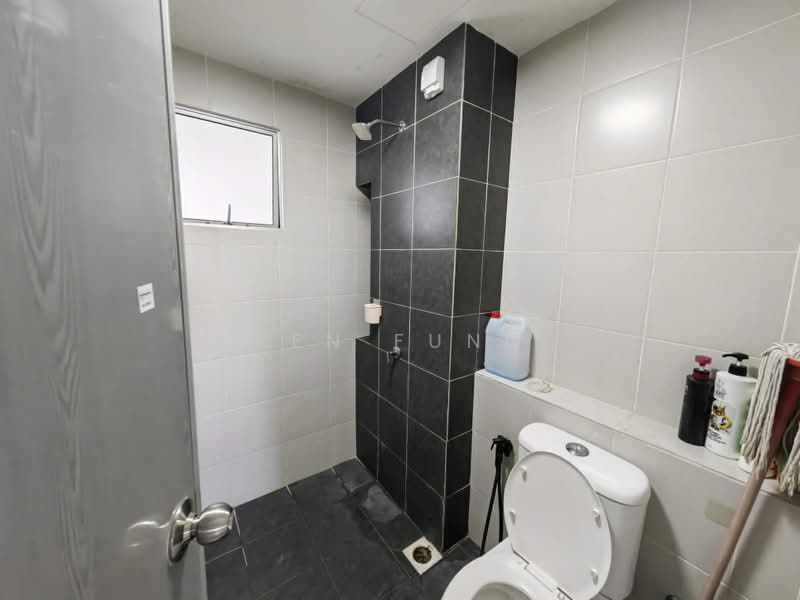 Pangsapuri untuk Disewa di D'Cerrum Apartment - Ken Fung - Bathroom - PropertyGuru.com.my