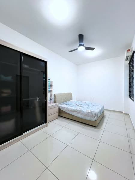 Rumah Kluster untuk Dijual di Taman Kempas Utama (Tebrau) - Karl Lim - Bedroom - PropertyGuru.com.my