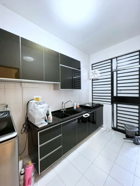 Rumah Kluster untuk Dijual di Taman Kempas Utama (Tebrau) - Karl Lim - Kitchen - PropertyGuru.com.my