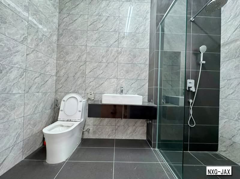 Rumah Berkembar untuk Dijual di Eco Ardence (Setia Alam) - Stella Tan - Bathroom - PropertyGuru.com.my