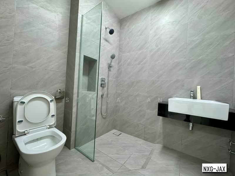 Rumah Berkembar untuk Dijual di Eco Ardence (Setia Alam) - Stella Tan - Bathroom - PropertyGuru.com.my