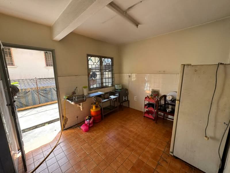 2-storey Terraced House for Sale in Bandar Menjalara (Kuala Lumpur) - Yanis Cheong - Kitchen - PropertyGuru.com.my