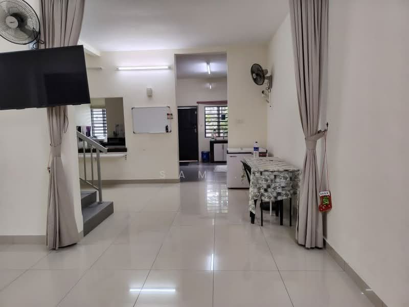 Rumah Teres untuk Dijual di Taman Klebang Perdana (Chemor) - Sam . - Living Room - PropertyGuru.com.my