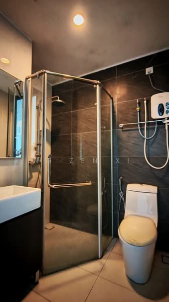 Condominium for Rent at Bay Point @ Country Garden Danga Bay - NG ZEN XI - Bathroom - PropertyGuru.com.my