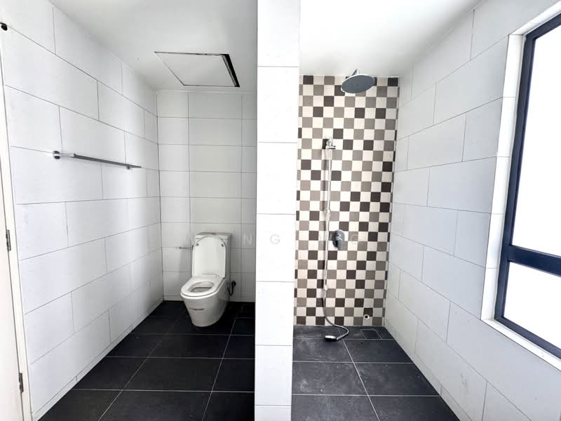 3-storey Terraced House for Sale in Tamansari (Rawang) - Wong WG - Bathroom - PropertyGuru.com.my