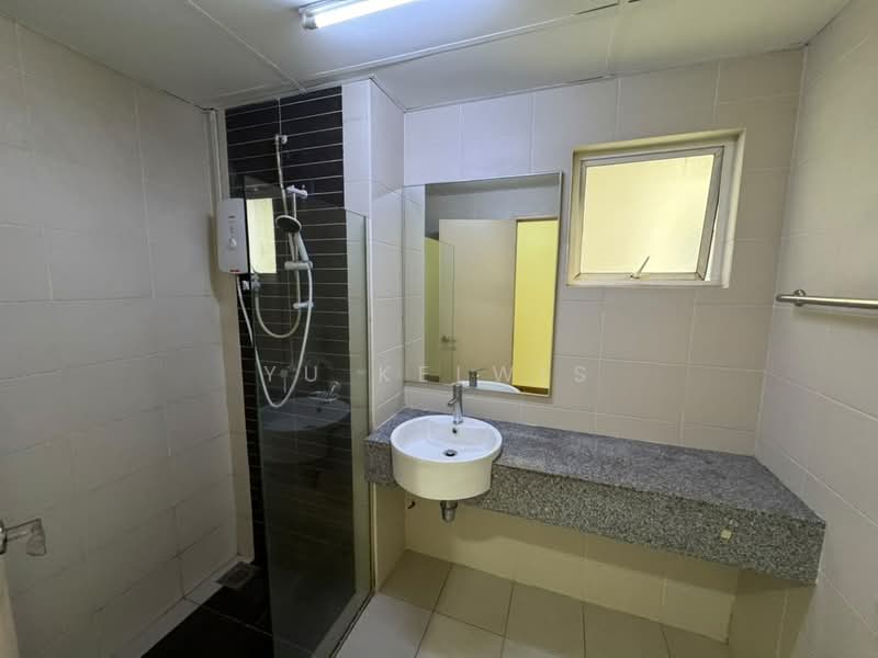 Service Residence for Rent at Metropolitan Square - Yu Kelwis - Bathroom - PropertyGuru.com.my
