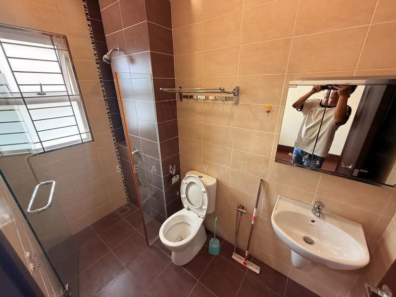 Semi-Detached House for Sale in Bukit Idaman (Selayang) - Sean Yong - Bathroom - PropertyGuru.com.my
