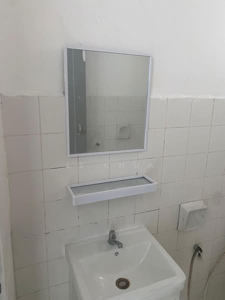 Pangsapuri untuk Dijual di Widuri Apartment - LS Chua - Bathroom - PropertyGuru.com.my