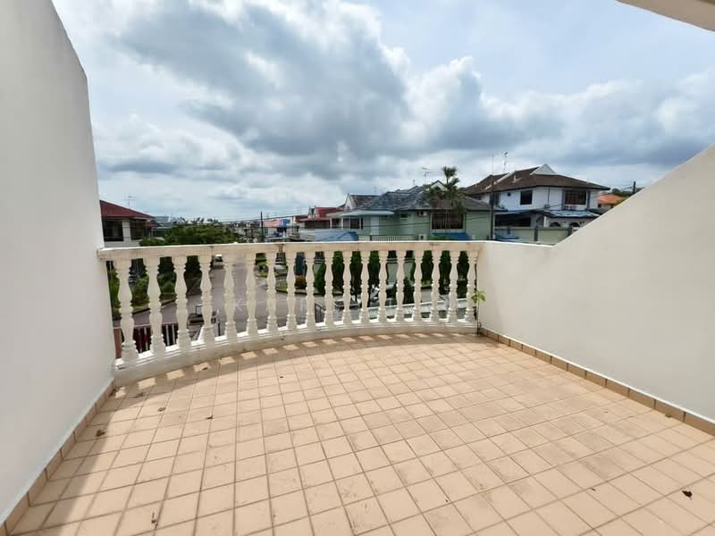 Semi-Detached House for Sale in Taman Johor Jaya (Johor Bahru) - Karl Lim - Balcony - PropertyGuru.com.my