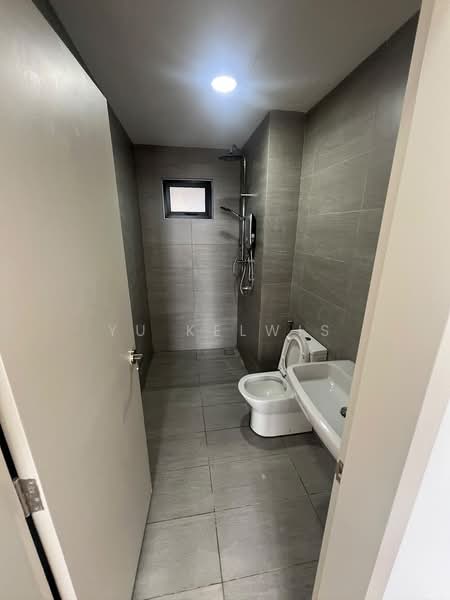 Servis Apartment untuk Disewa di Residensi Ava @ Kiara Bay - Yu Kelwis - Bathroom - PropertyGuru.com.my