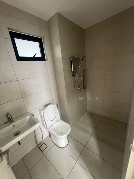 Servis Apartment untuk Disewa di Residensi Ava @ Kiara Bay - Yu Kelwis - Bathroom - PropertyGuru.com.my