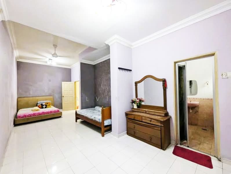 Semi-Detached House for Sale in Country Heights (Kajang) - Calvin Kok - Bedroom - PropertyGuru.com.my