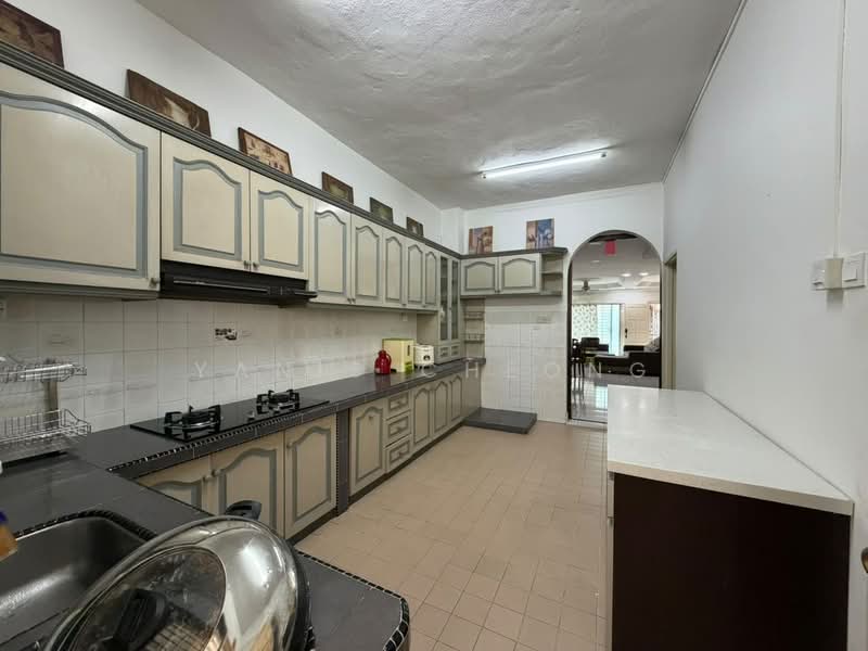 2-storey Terraced House for Rent in Kepong (Kuala Lumpur) - Yanis Cheong - Kitchen - PropertyGuru.com.my