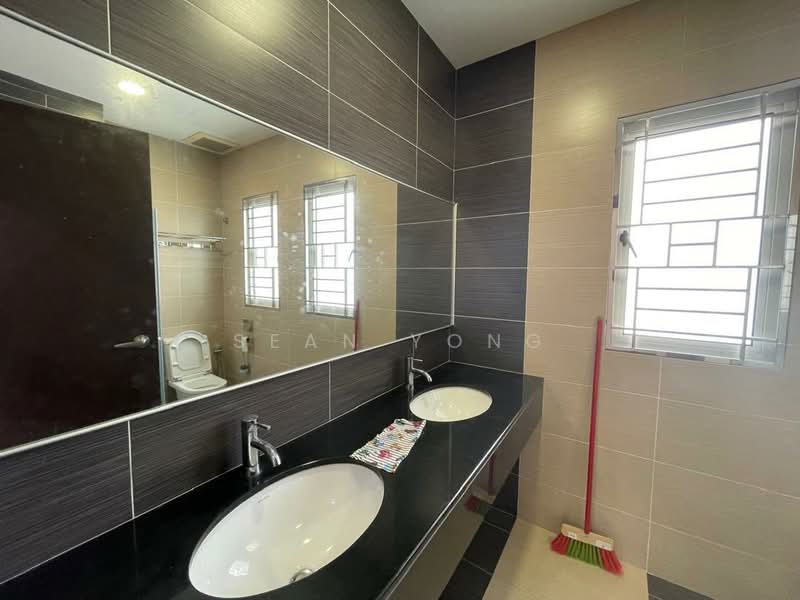 Rumah Berkembar untuk Disewa di Bukit Idaman (Selayang) - Sean Yong - Bathroom - PropertyGuru.com.my
