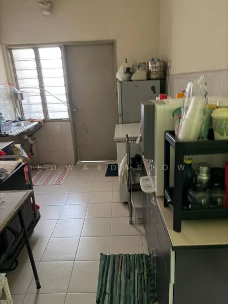 Apartment for Sale at Taman Larkin Idaman Plot C - Edward Siow - Kitchen - PropertyGuru.com.my