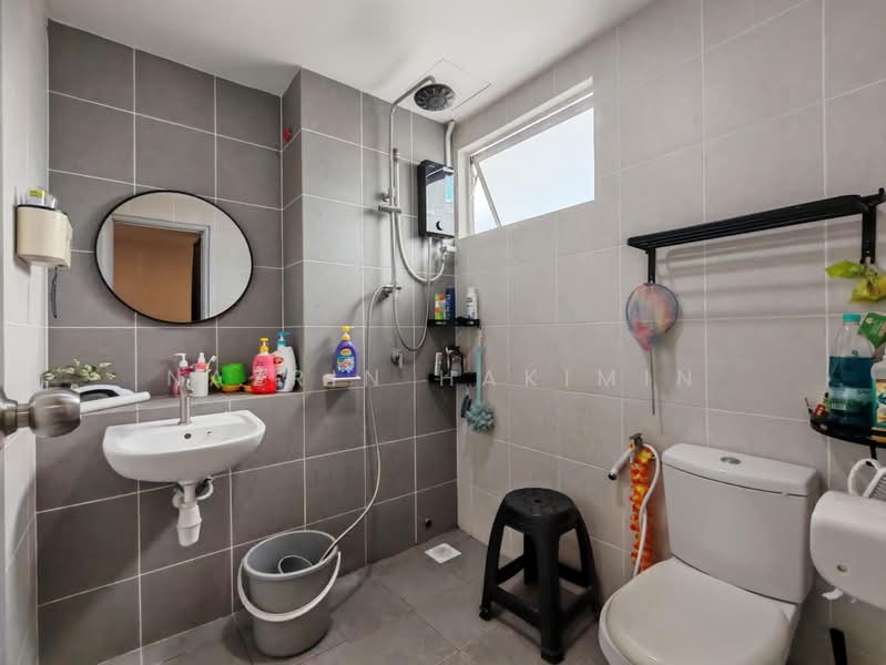 Terraced House for Sale in Kuala Selangor (Selangor) - Nazrin Hakimin - Bathroom - PropertyGuru.com.my