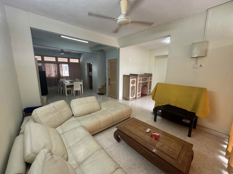 2-storey Terraced House for Rent in SS18 (Subang Jaya) - Paul Lee - Living Room - PropertyGuru.com.my