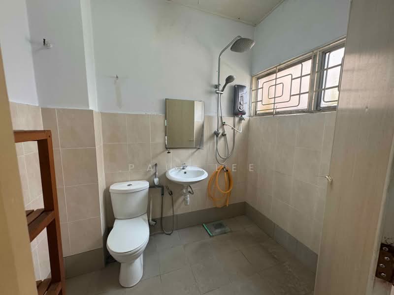 Rumah Teres 2-Tingkat untuk Disewa di SS18 (Subang Jaya) - Paul Lee - Bathroom - PropertyGuru.com.my