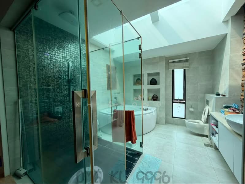 Rumah Berkembar untuk Dijual di Ambang Botanic (Klang) - KH Chong - Bathroom - PropertyGuru.com.my