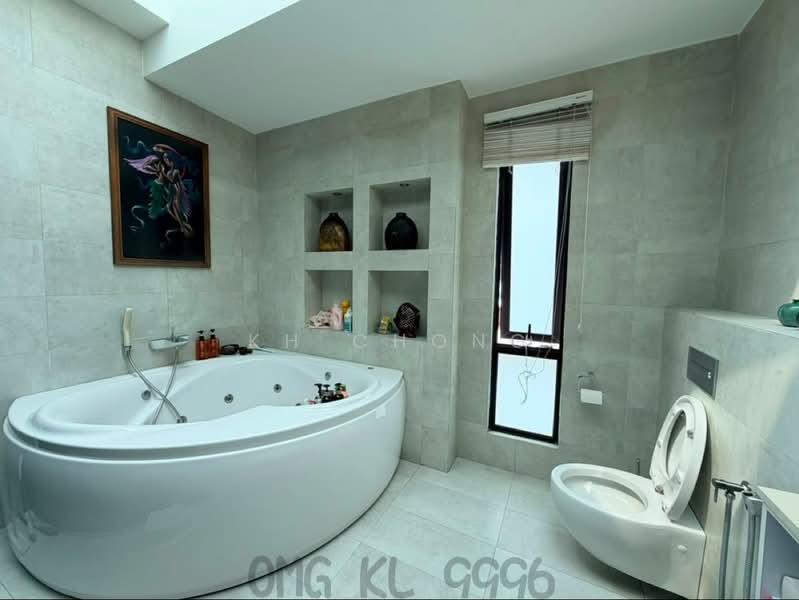 Rumah Berkembar untuk Dijual di Ambang Botanic (Klang) - KH Chong - Bathroom - PropertyGuru.com.my
