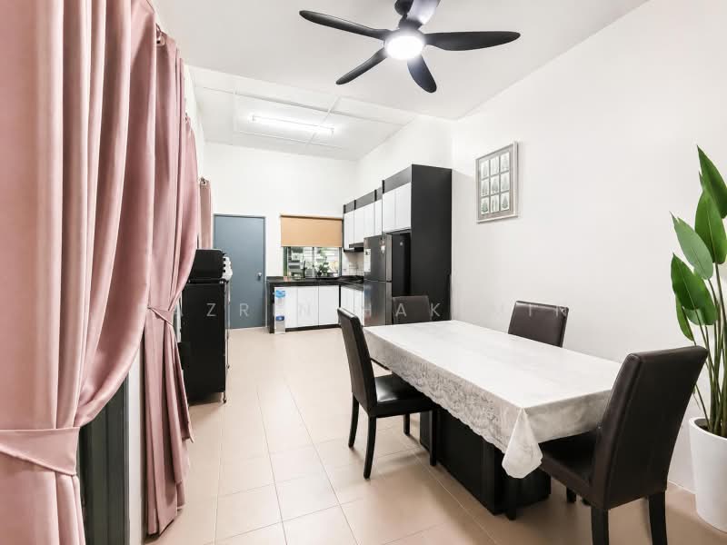 Terraced House for Sale in Klang (Selangor) - Nazrin Hakimin - Kitchen - PropertyGuru.com.my