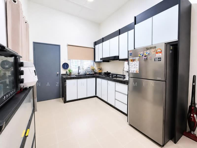 Terraced House for Sale in Klang (Selangor) - Nazrin Hakimin - Kitchen - PropertyGuru.com.my