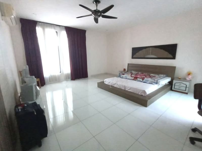 2-storey Terraced House for Sale in Taman Laguna (Johor Bahru) - Karl Lim - Bedroom - PropertyGuru.com.my