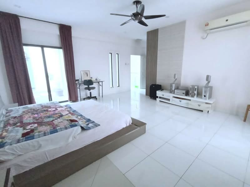 2-storey Terraced House for Sale in Taman Laguna (Johor Bahru) - Karl Lim - Bedroom - PropertyGuru.com.my
