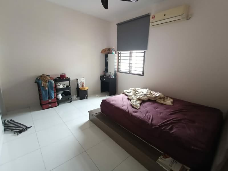 2-storey Terraced House for Sale in Taman Laguna (Johor Bahru) - Karl Lim - Bedroom - PropertyGuru.com.my