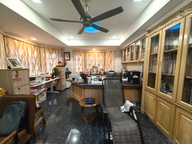 Rumah Banglo untuk Dijual di Country Heights (Kajang) - Mak Oliver - Study - PropertyGuru.com.my