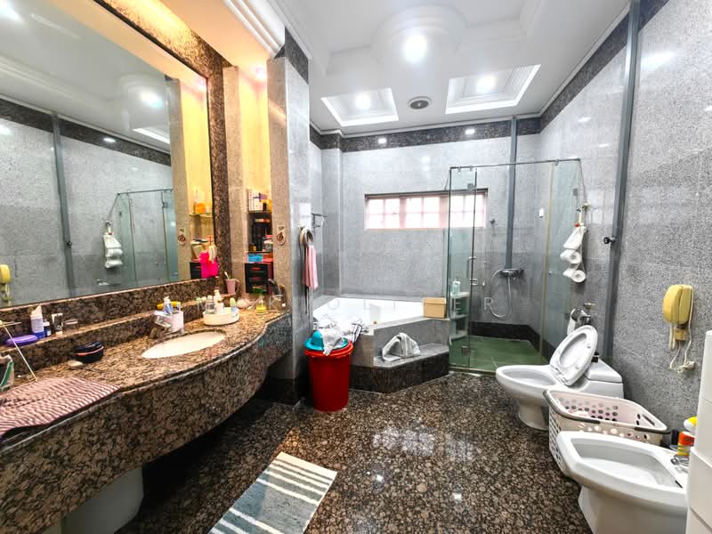 Rumah Banglo untuk Dijual di Country Heights (Kajang) - Mak Oliver - Bathroom - PropertyGuru.com.my