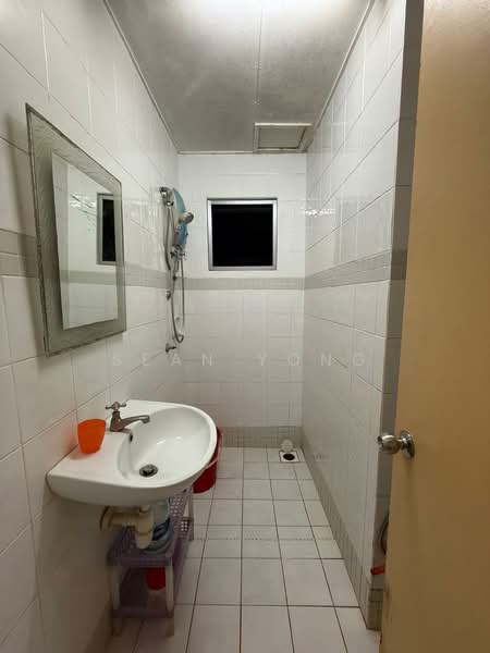 Pangsapuri untuk Disewa di Andari Townvilla - Sean Yong - Bathroom - PropertyGuru.com.my