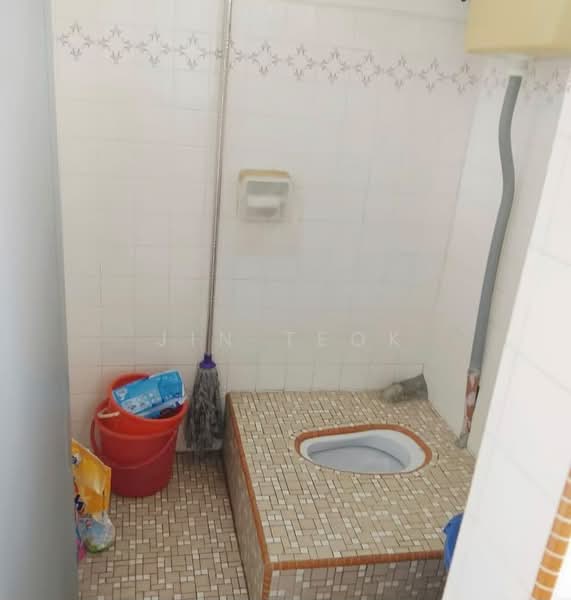 Flat for Sale at Flat Taman Ungku Tun Aminah - Jin Teok - Bathroom - PropertyGuru.com.my
