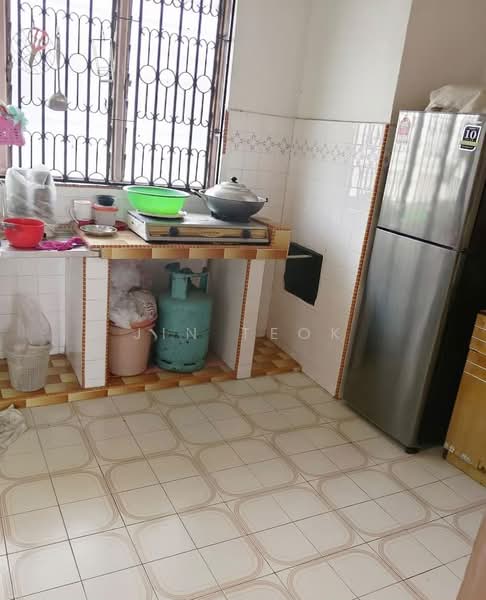 Flat for Sale at Flat Taman Ungku Tun Aminah - Jin Teok - Kitchen - PropertyGuru.com.my
