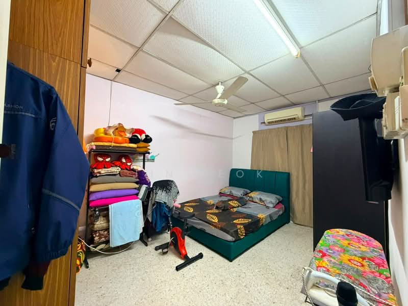 Rumah Teres 1 Tingkat untuk Dijual di Taman Universiti (Skudai) - Jin Teok - Bedroom - PropertyGuru.com.my