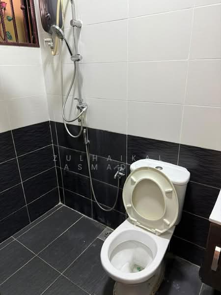 Rumah Teres 2.5 Tingkat untuk Disewa di Presint 18 (Putrajaya) - Zulhaikal Asmadee - Bathroom - PropertyGuru.com.my