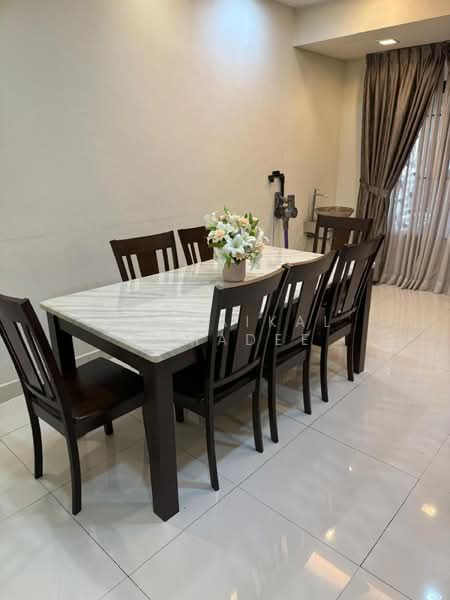Rumah Teres 2.5 Tingkat untuk Disewa di Presint 18 (Putrajaya) - Zulhaikal Asmadee - Dining Room - PropertyGuru.com.my