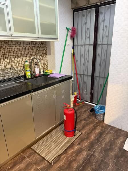Rumah Teres 2.5 Tingkat untuk Disewa di Presint 18 (Putrajaya) - Zulhaikal Asmadee - Kitchen - PropertyGuru.com.my