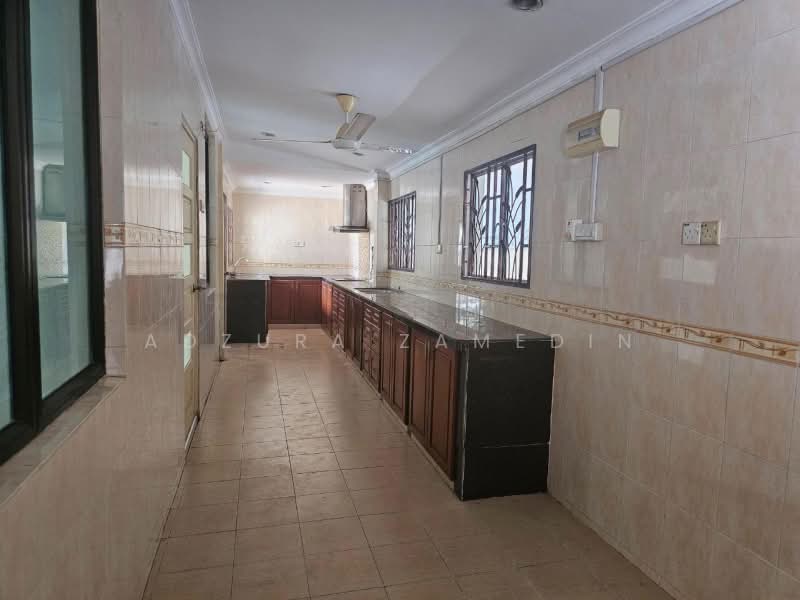 Rumah Banglo untuk Dijual di Aman Perdana (Kapar) - Adzura Zamedin - Kitchen - PropertyGuru.com.my