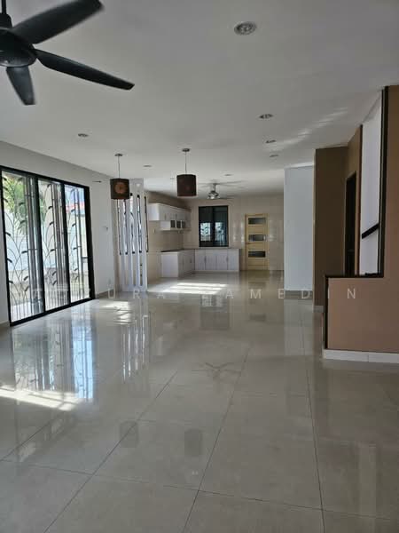 Rumah Banglo untuk Dijual di Aman Perdana (Kapar) - Adzura Zamedin - Kitchen - PropertyGuru.com.my