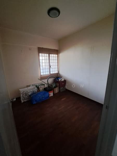 Pangsapuri untuk Dijual di Anjung Hijau (Greenfields) - Anny Low - Bedroom - PropertyGuru.com.my