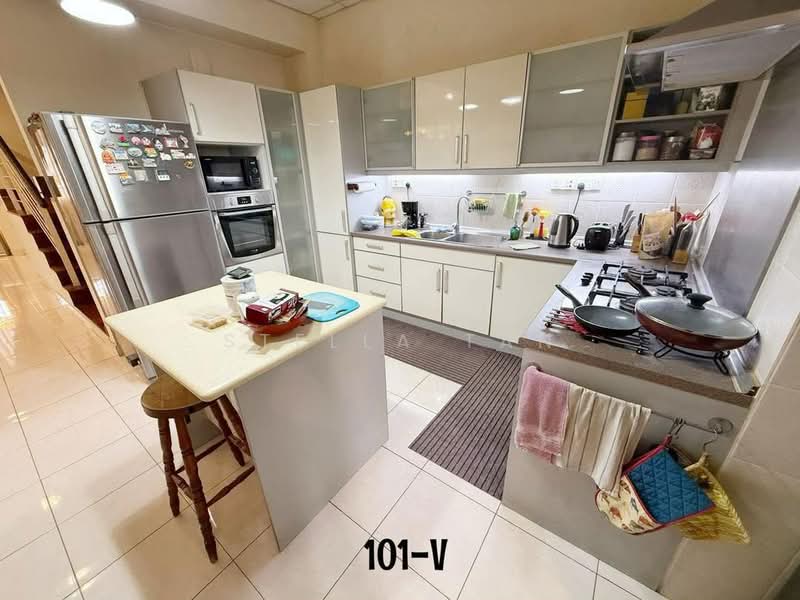 Rumah Berkembar untuk Dijual di Setia Damai (Setia Alam) - Stella Tan - Kitchen - PropertyGuru.com.my